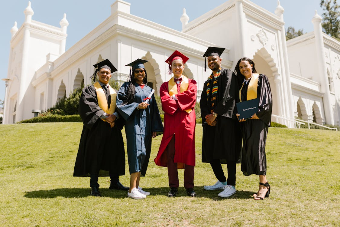 graduation hood