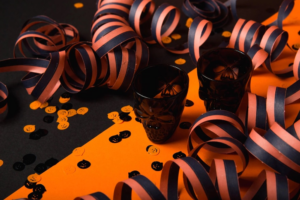 Read more about the article 11 Creative Decorations for a Halloween Birthday Party